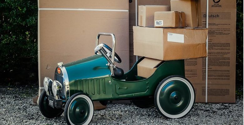 Transport de marchandises : le feuillard de cerclage pour réduire les risques de dommages